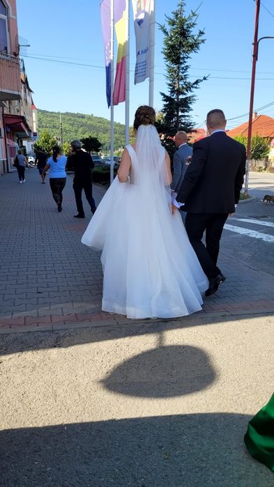 Vand, rochie de mireasa!