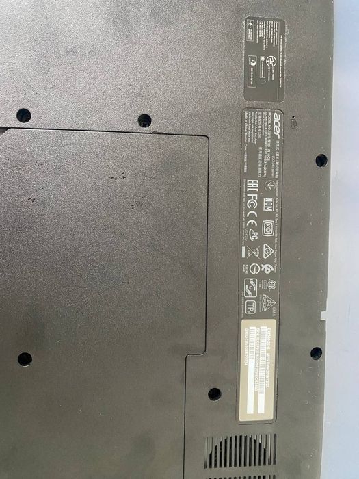 Lenovo va Acer noutbooklar sotiladi