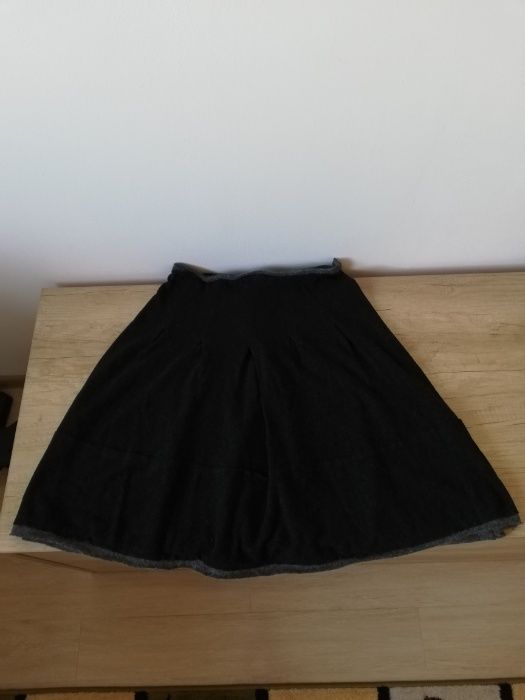 Vand fusta din tricot 75% lana, marimea M
