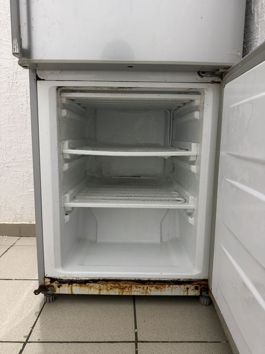 Холодильник сатылады