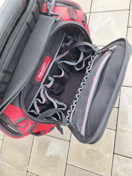 Milwaukee packout geanta