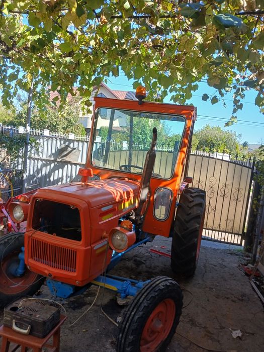 Vand tractor fiat 415 45cai in stare de functionare pret 3550 euro