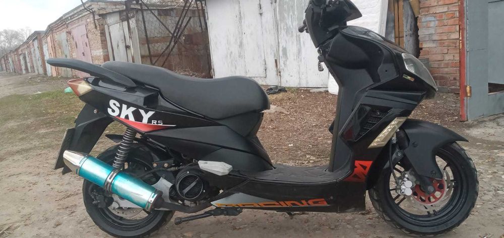 продам максискутер 179сс на номерах