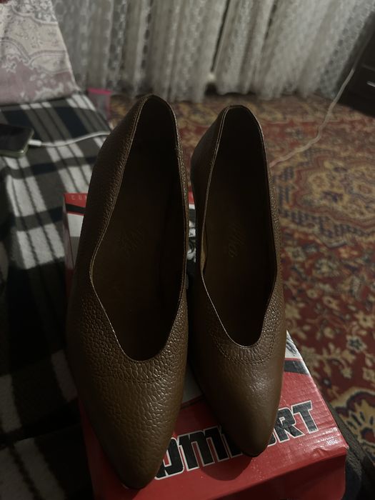 Продам кожныйе жениский туфли