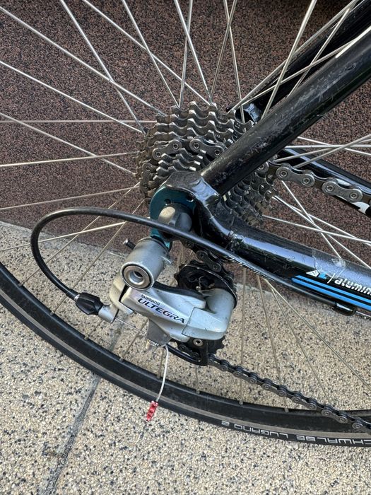 Bicicleta Cube cursiera viteza sosea