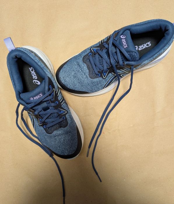 Pantofi Sport Asics-marimea 37-purtati foarte puțin