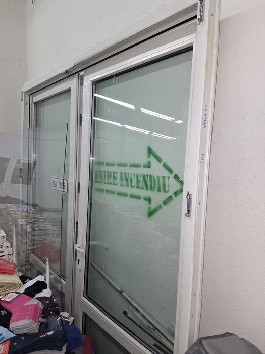 Bust bărbat si copii,picioare barbat si diverse obiecte pt magazin haine