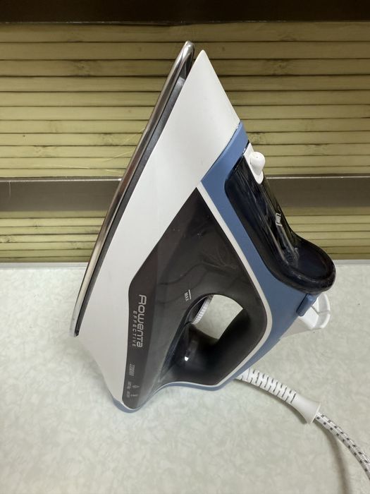 Парна ютия Rowenta Effective DX1531