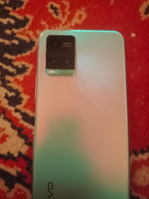 Продам телефон виво у33с