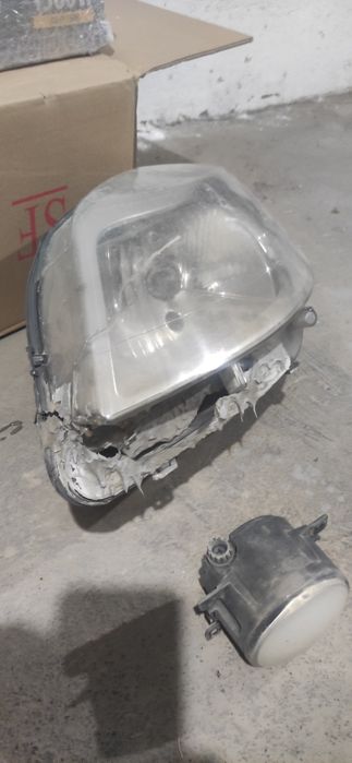 Фары Renault Sandero 1