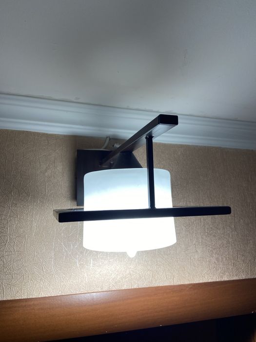 Продаю Люстры 3 шт