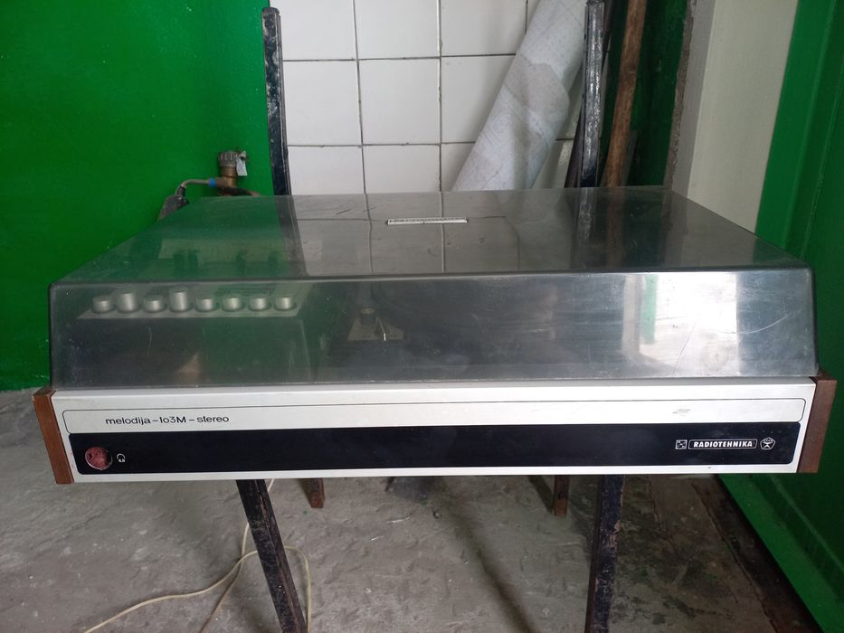 Продам проиграватель пластинок