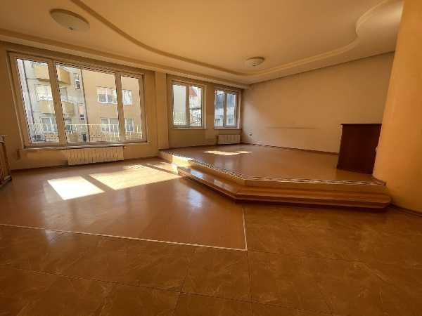 Продава се Къща в Пловдив, Каменица 2 - 582 кв.м за 1117 €/кв.м - Снимка #3