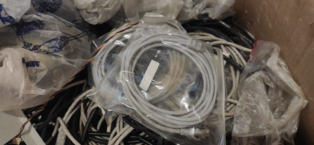 Силовые провода C 13. Кабель интернета RJ 45