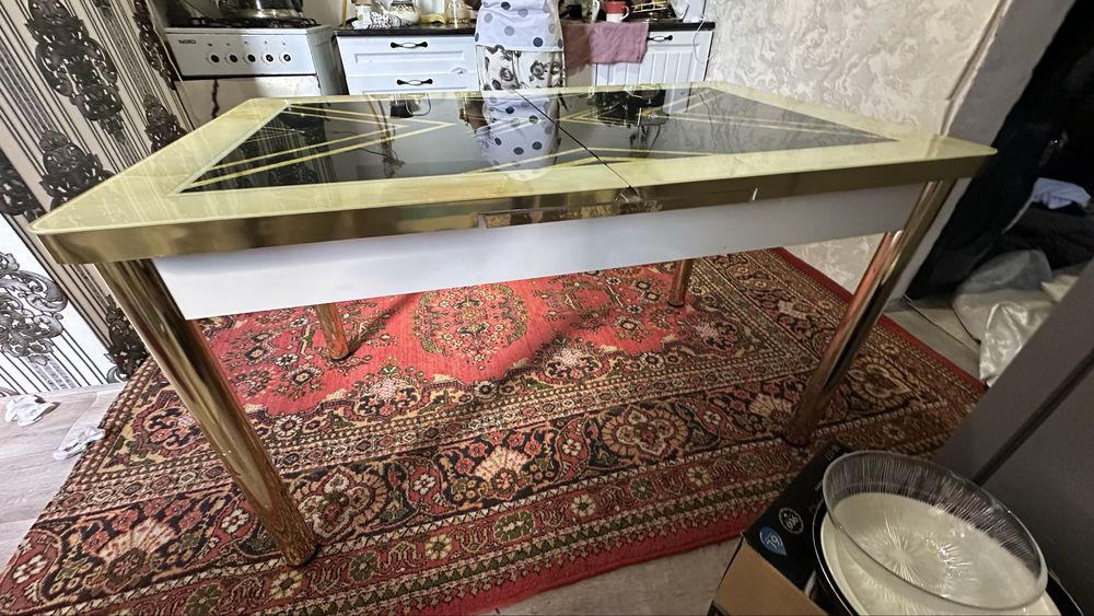 Стол  трансформер с  стулями