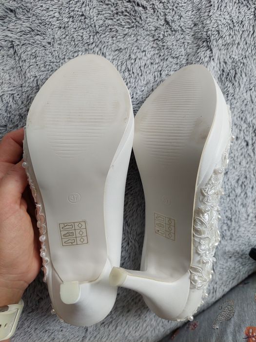 Pantofi de mireasa marimea 37