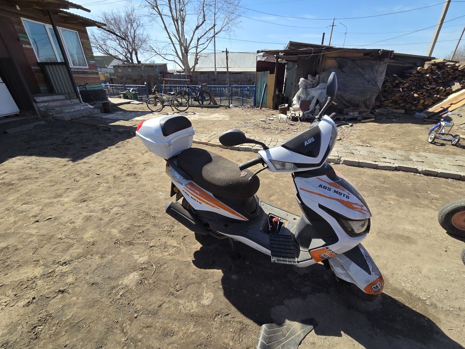 Продам скутер ми 8 на учёте год выпуска 2024 состояние хорошее