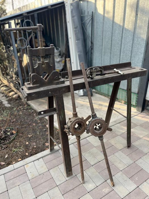 Продам верстак (козлик) для труб