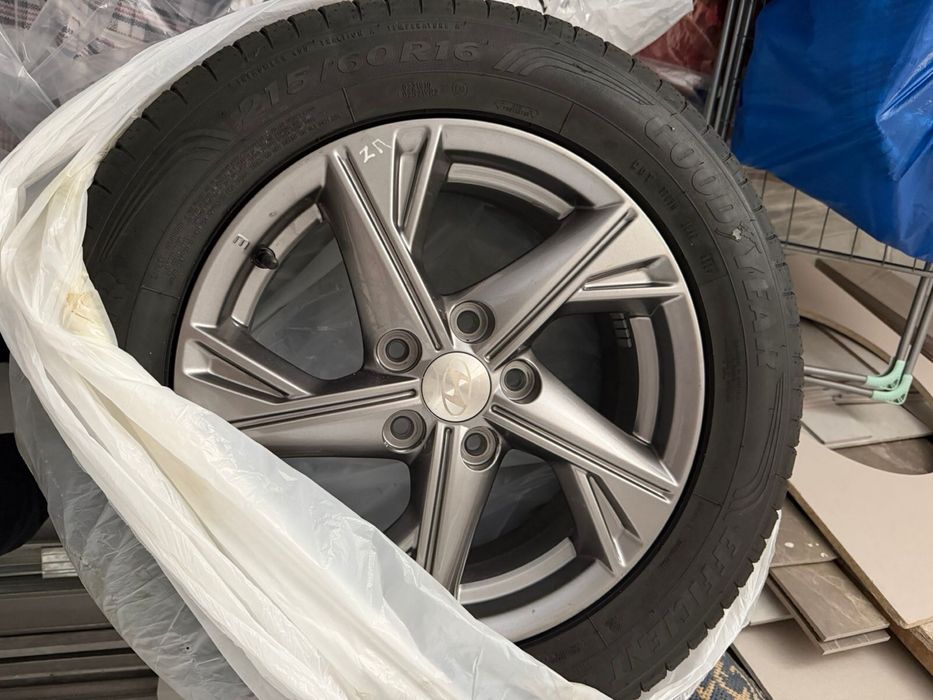 Продам новые шины с дисками