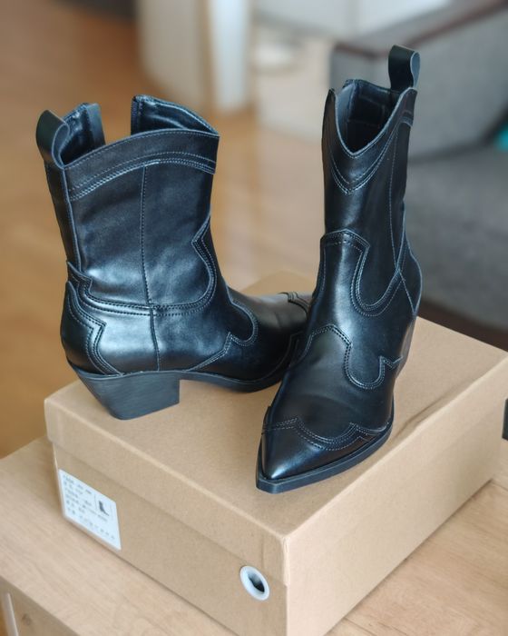 Отдам новые ботильоны казаки 36