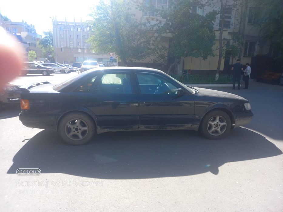 Продам Audi C-4 1991 года.