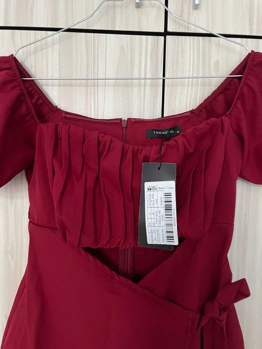 Чисто нов червен гащеризон Trendyol