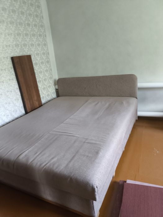 Продам кровать двух спальную.