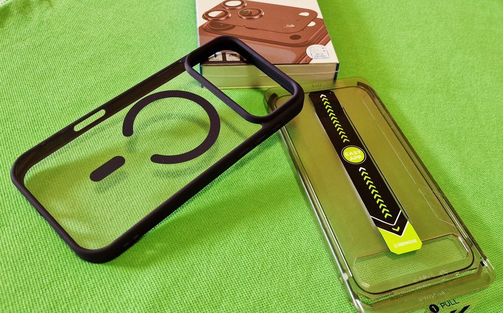 Husa Ultra Hybrid iPhone 18 Pro Max. Folie ecran,folie camere!
