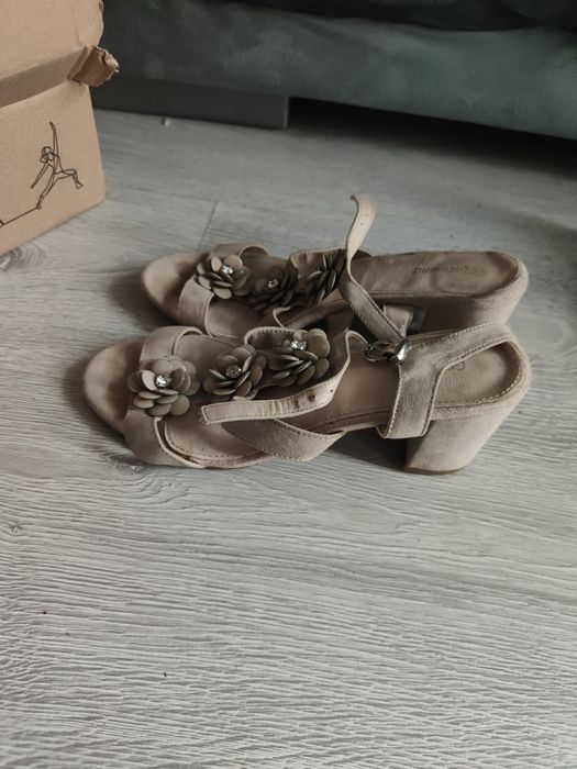 Sandale nude toc gros
