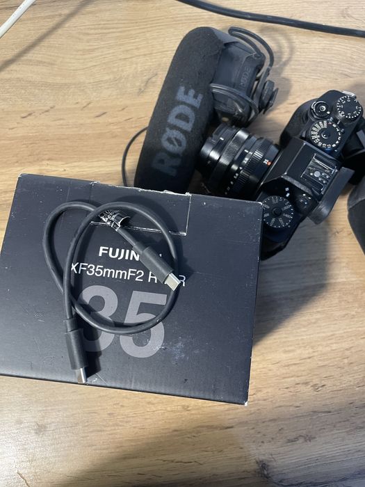 FUJIFILM XT3 , 35мм обьектив, RODE video micro