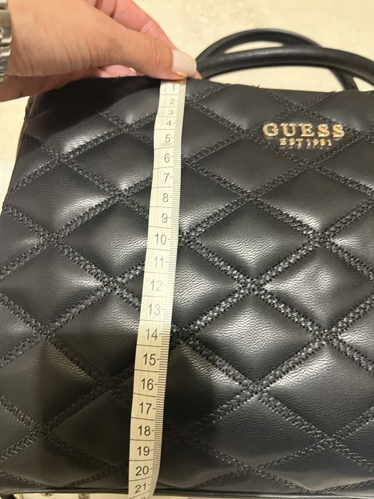 Оригинална чанта Guess