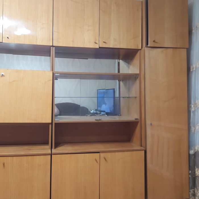 Отдам даром  мебель, диван.