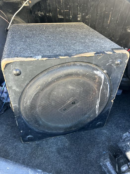 Сабвуфер с усилительем