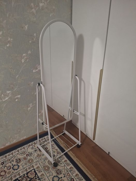 Продам зеркало, в хорошем состоянии