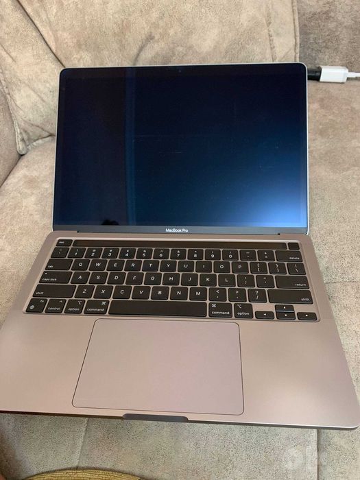 MacBook Pro 13" на процессоре Apple M2 8Гб\512Гб