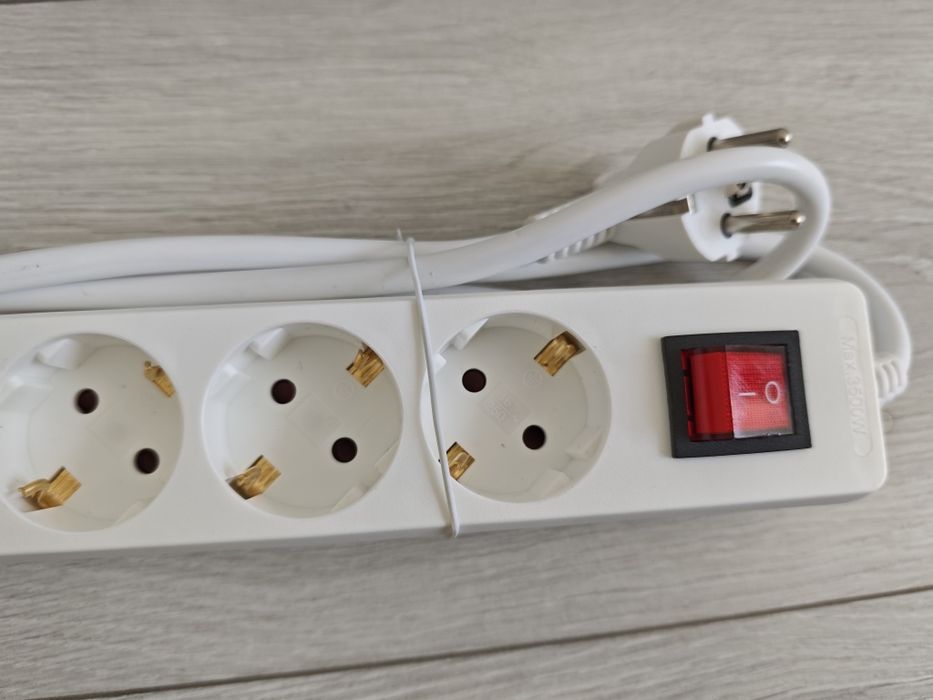 Set 2 Prelungitoare OPAL – 6 Prize cu Întrerupător – 1.5m – Noi/Sigilate