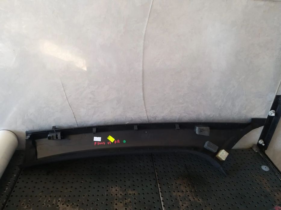 Capac ornament stalp dreapta peugeot 5008 2 110743a2 110765a2 9829578377