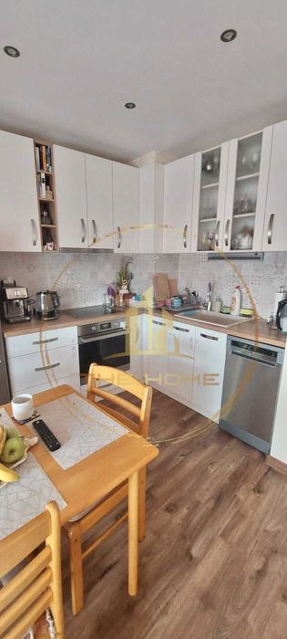 Дава се под наем Двустаен апартамент в Варна, Цветен квартал - 60 кв.м за 425 € - Снимка #1