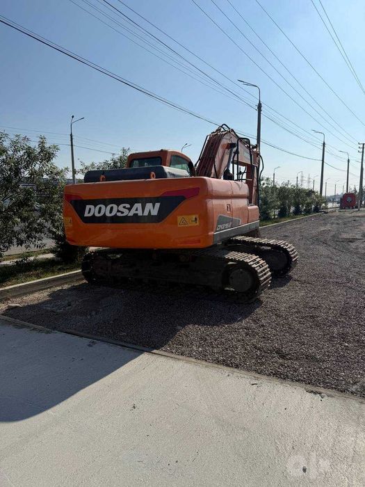 Гусеничный экскаватор DOOSAN