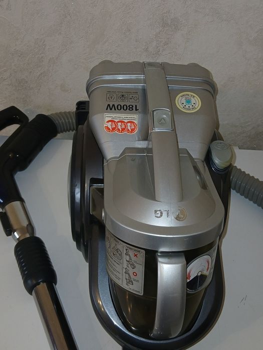 Продаю мощный пылесос