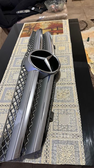 Решетка за Cls w219 facelift