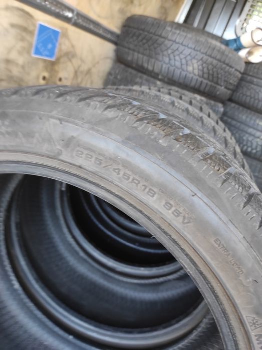225/45/18 Dunlop
