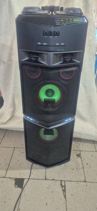 Музыкальный центр, колонка.