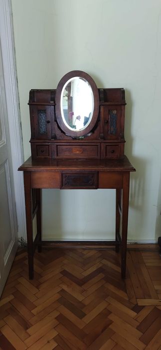 Mobilier vechi functional