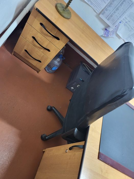 Офисной стол  с приставкой комп