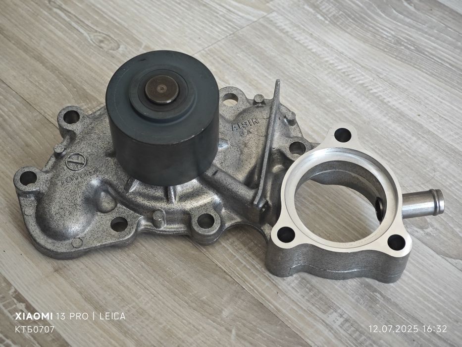 Продам помпу для Toyota 5vz-fe