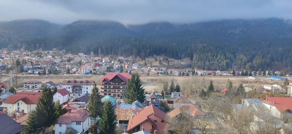 Vând pensiune turistica sau schimb