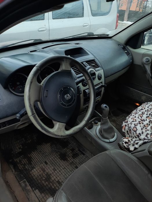 Vând sau dezmembrez Renault Megane 2004