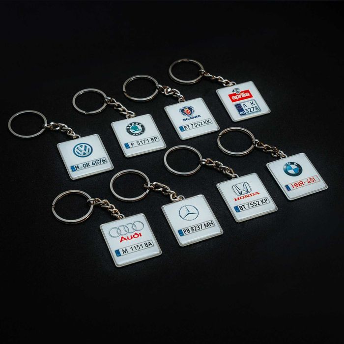 Единствените светещи ключодържатели в България