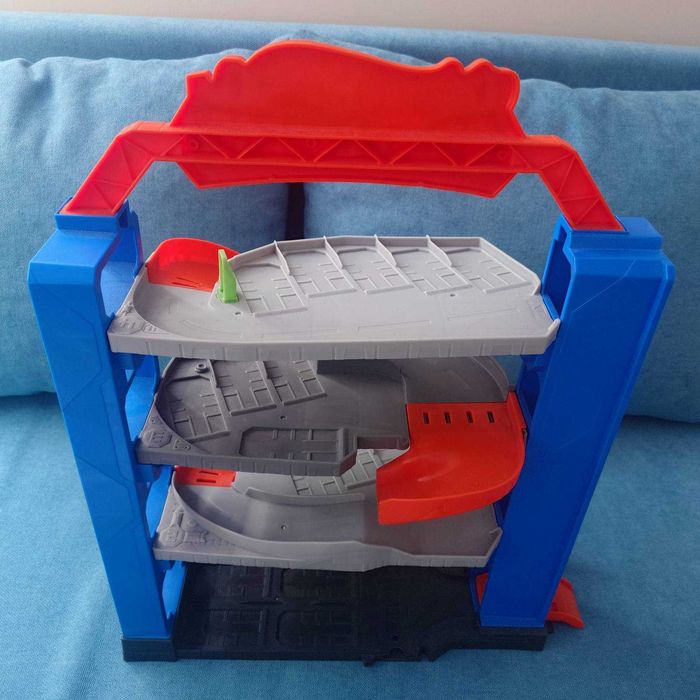Stunt гараж Hot Wheels